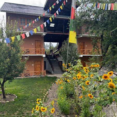 Toshim Homestay Sangla Bagian luar foto