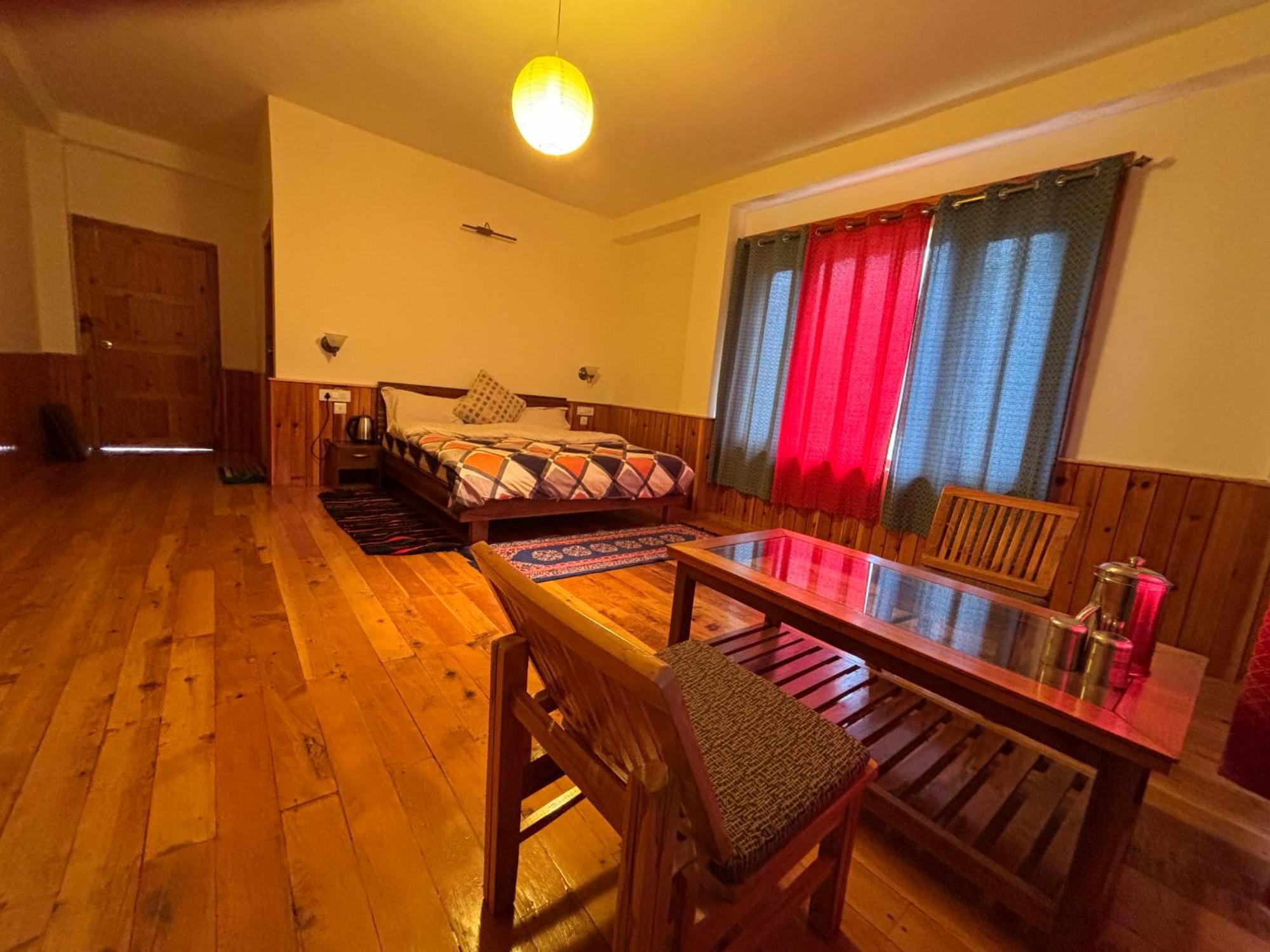 Toshim Homestay Sangla Bagian luar foto