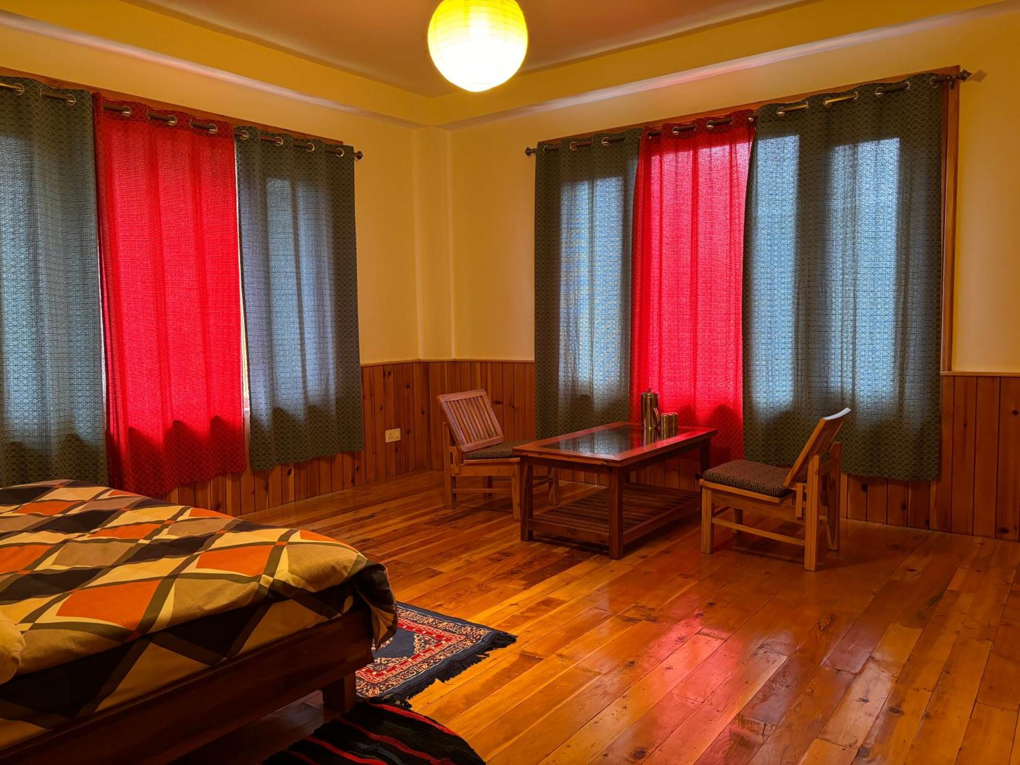 Toshim Homestay Sangla Bagian luar foto