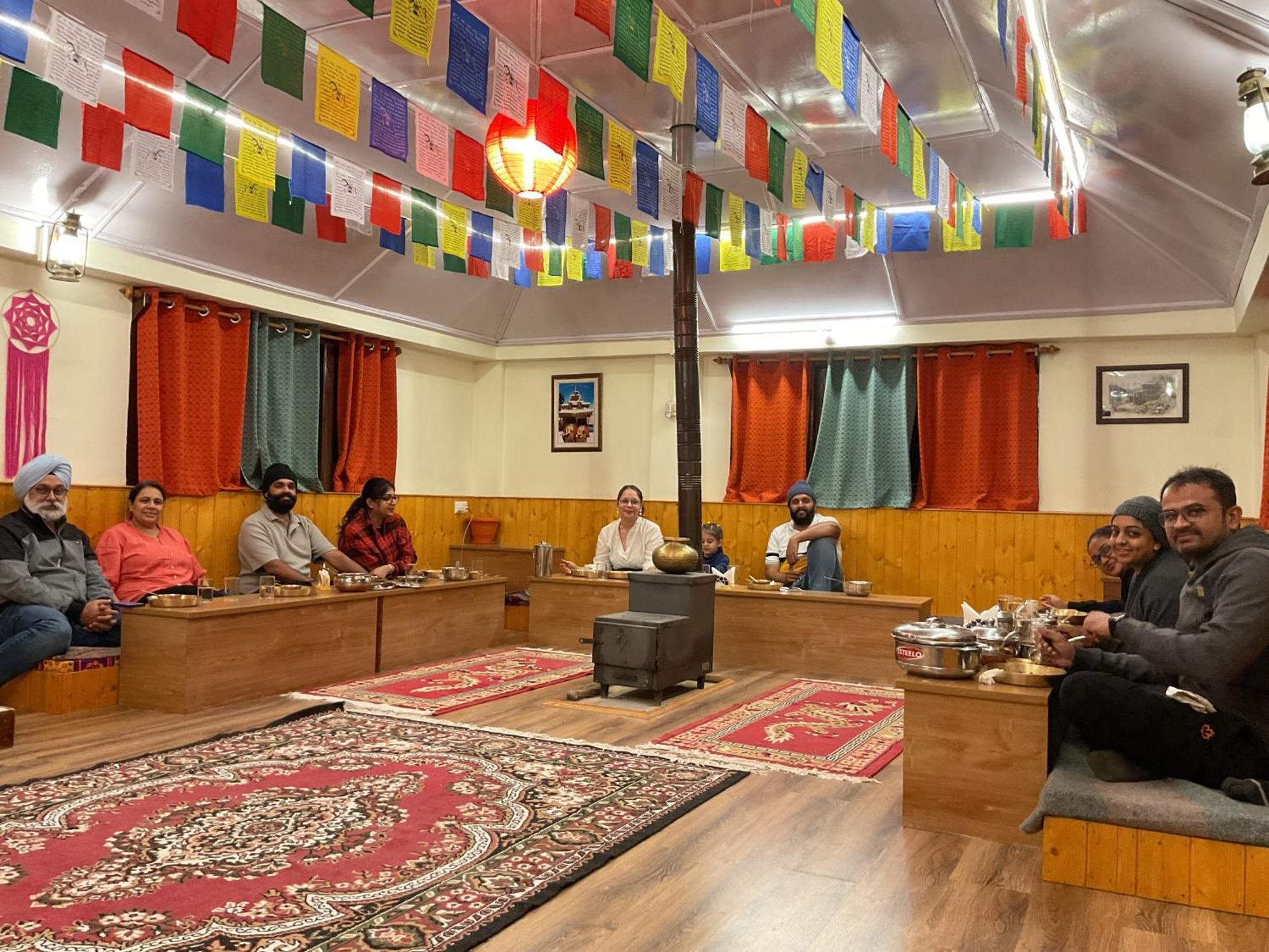 Toshim Homestay Sangla Bagian luar foto